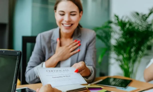 agente inmobiliario certificado