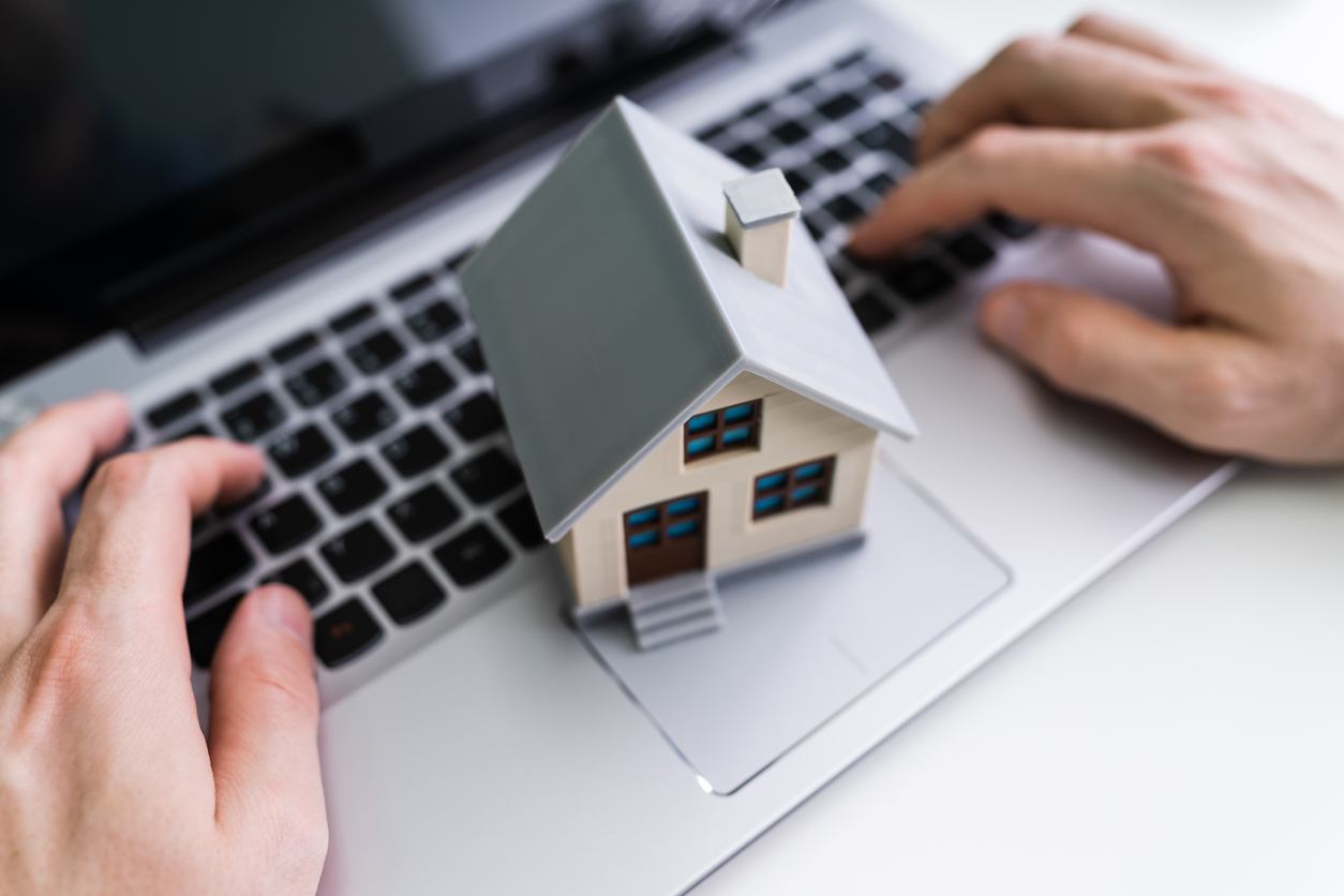 ¿Cómo puedo vender una casa por internet?